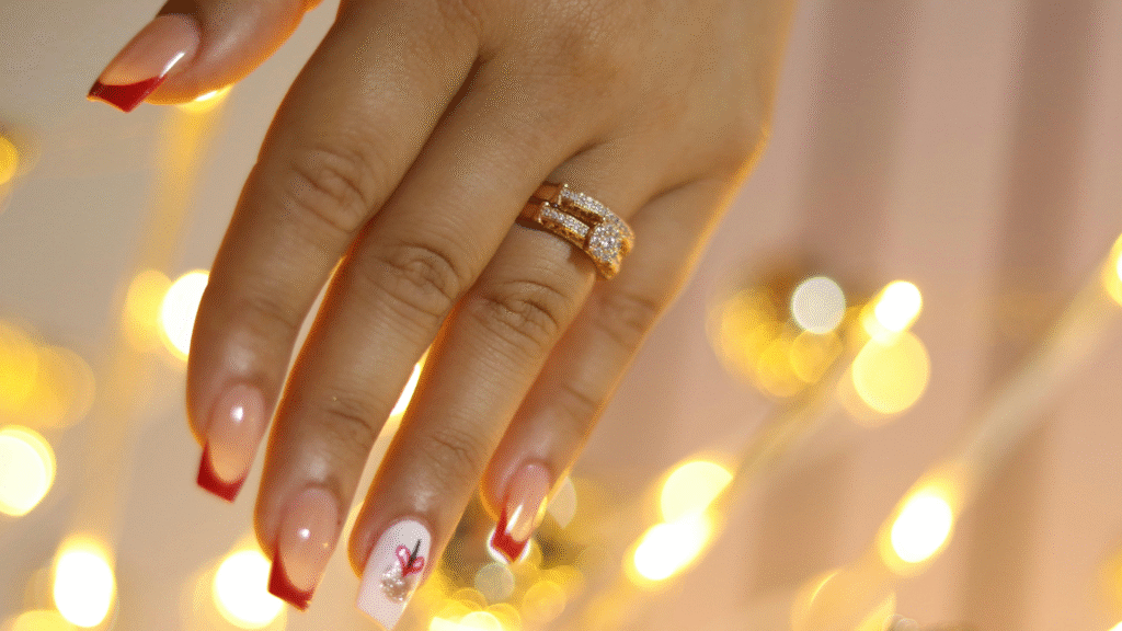 Summer-themed simple nail designs at home | breezeaprilshop.com